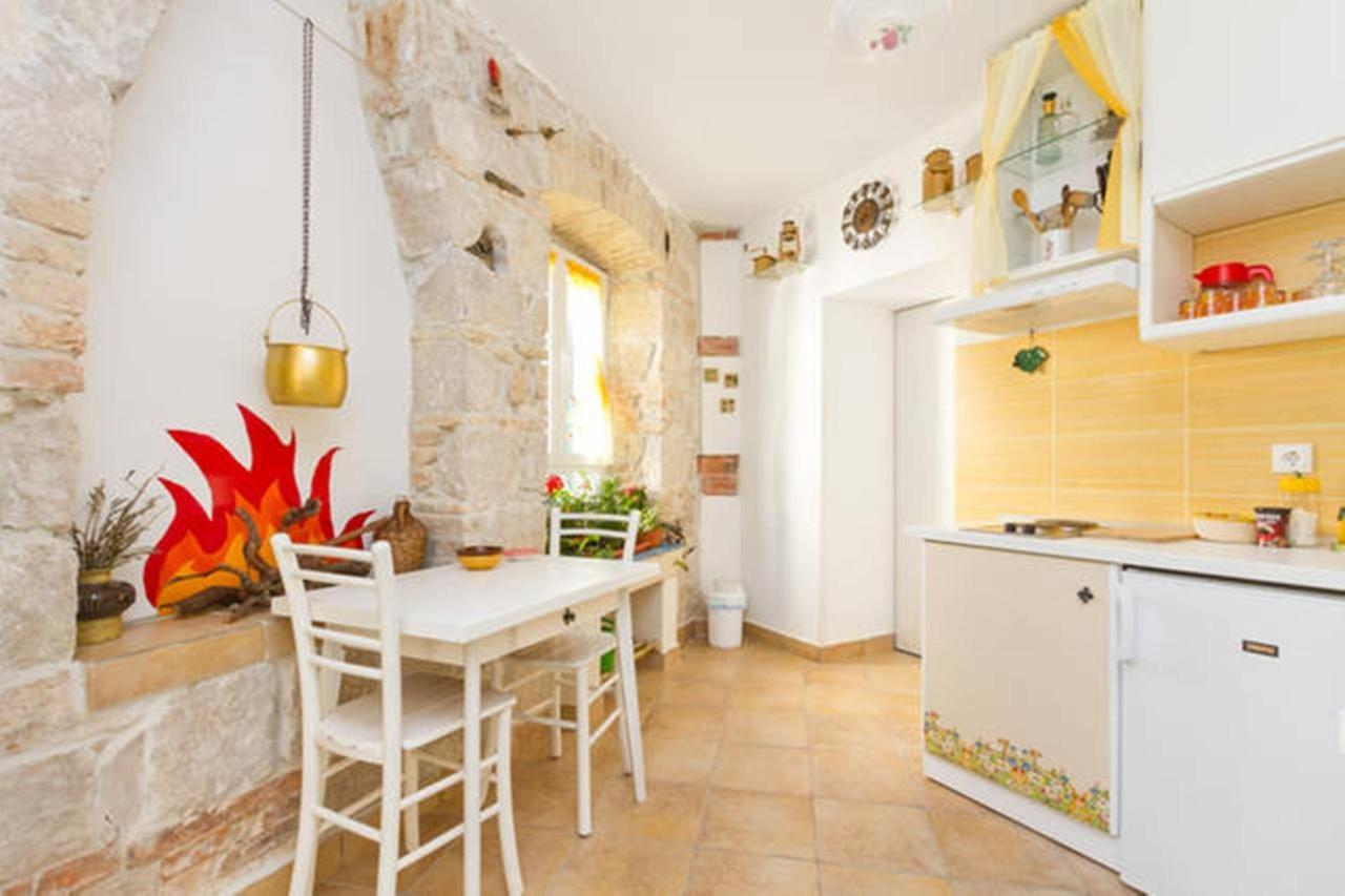 Studio Apartment Sretna Сплит Экстерьер фото