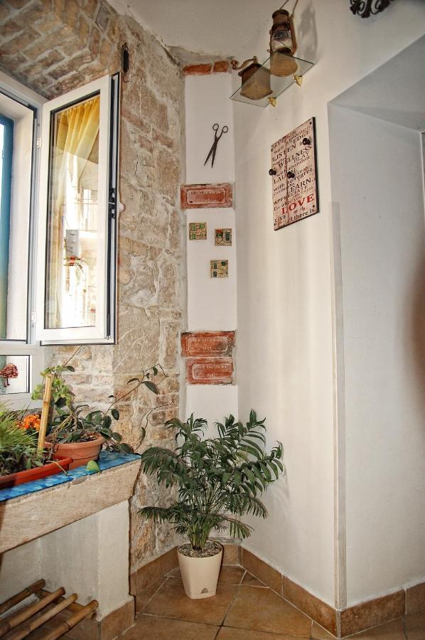 Studio Apartment Sretna Сплит Экстерьер фото
